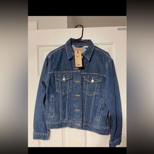 Levi women’s small trucker jacket